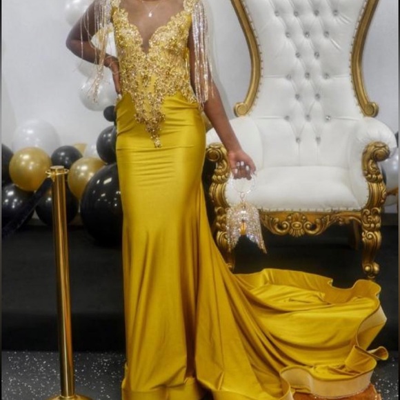 Custom prom dress - Picture 1 of 4